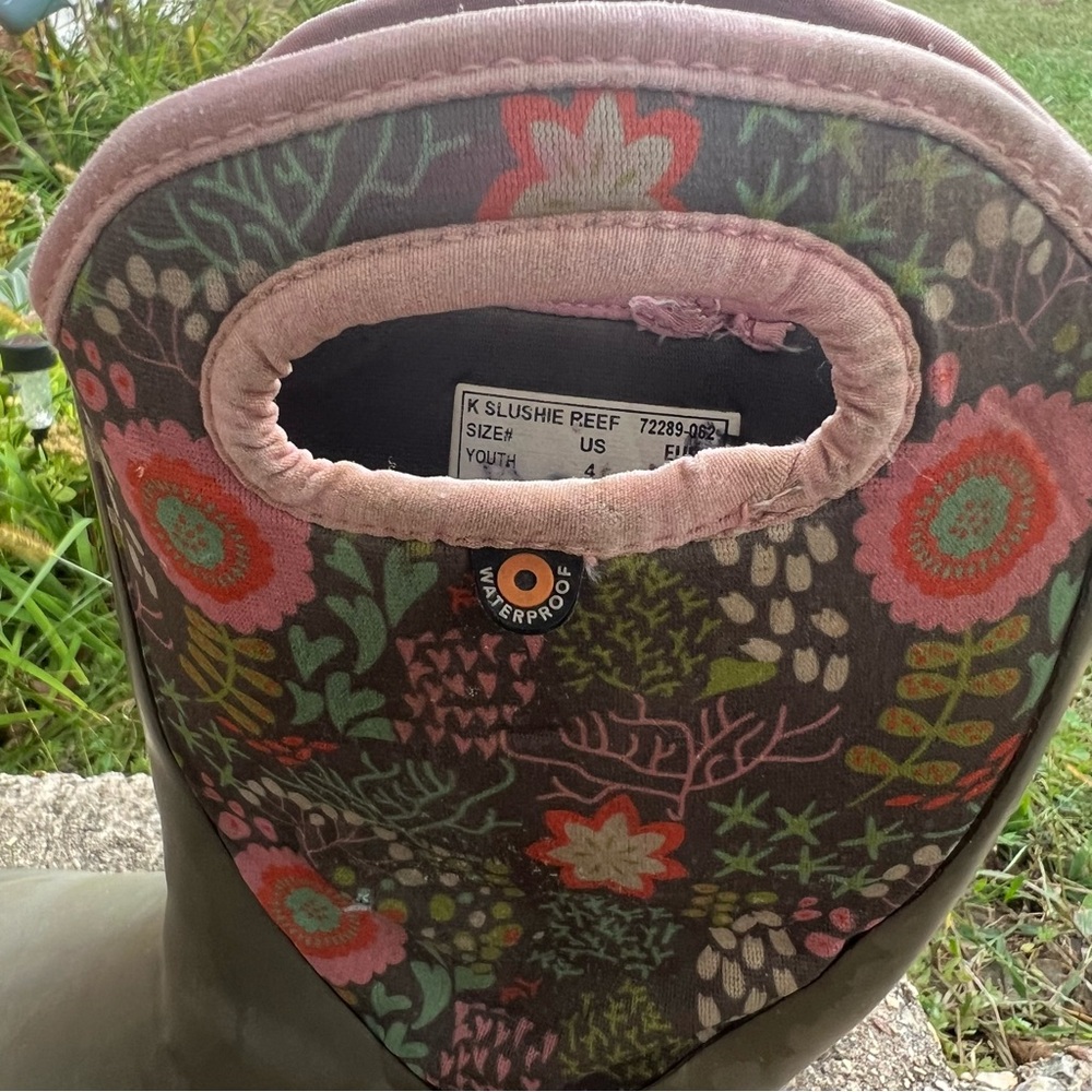 Bogs Kids Slushie Reef Floral Boots - Picture 9 of 10